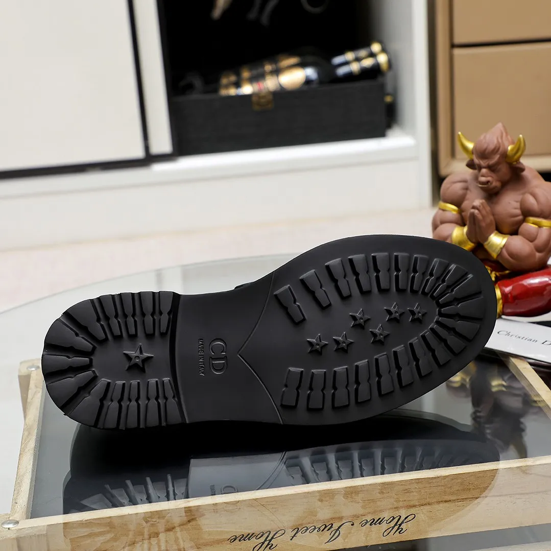 Men's shoes 💰520🕷️🕷️[Dior] Dior's new casual men's shoes are launched in Hong Kong counters. Official website 1:1 production. Italian woven cowhide + water-dyed 🐂 leather lining. Designed by European and American masters. Perfect shape to create counter quality, solid color rubber wear-resistant outsole and classic dazzling toe! Super versatile and very comfortable. High-end without losing taste, fashionable and novel! ! Absolute focus! 8 colors available! Code number 38-45……